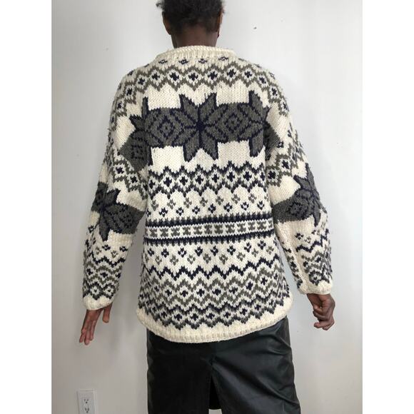 OTAVALO | Handknit Ecuador Wool Oversized Chunky fair isle Sweater - Picture 2 of 5